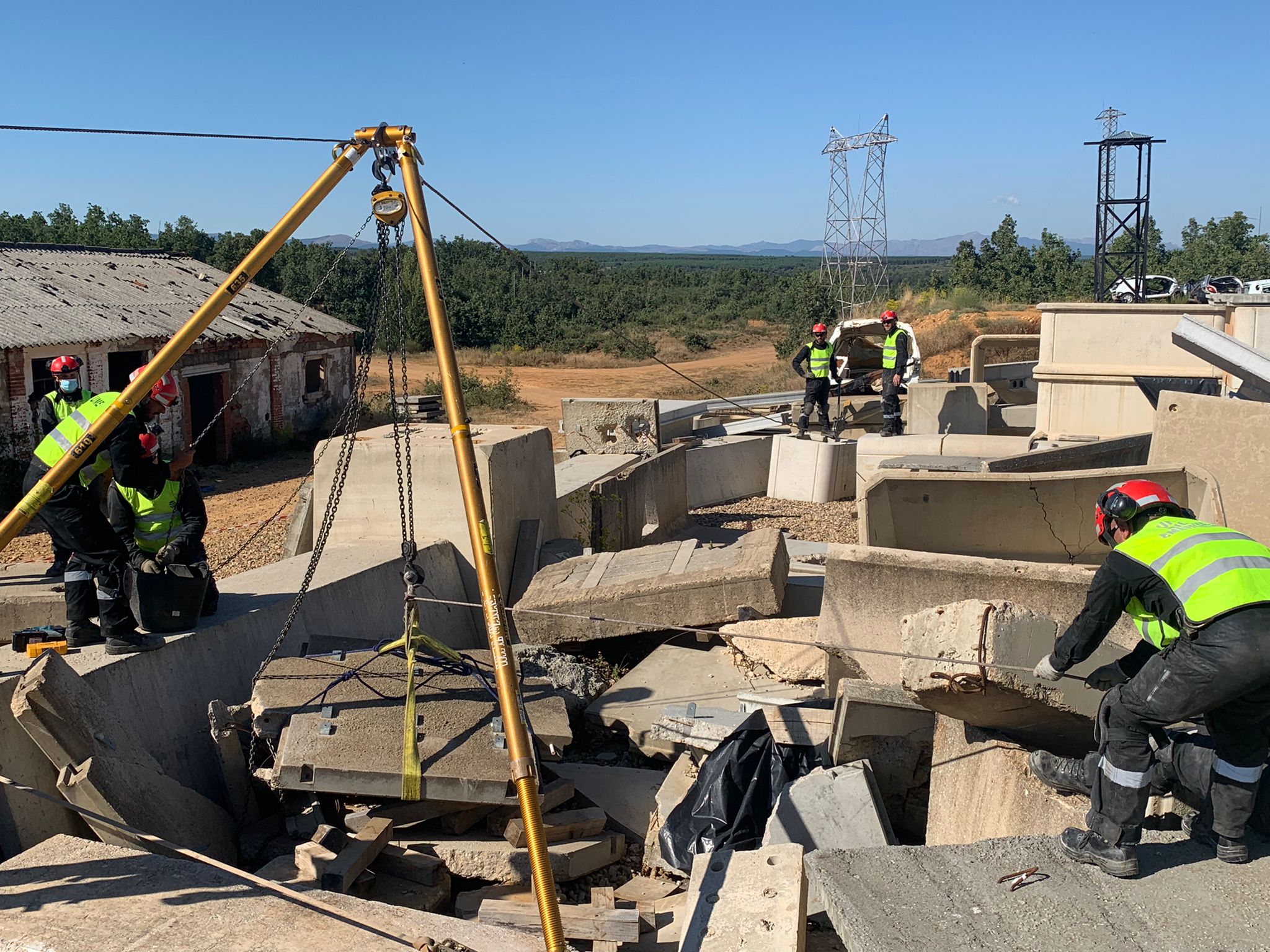 El UME ensaya en la provincia de León