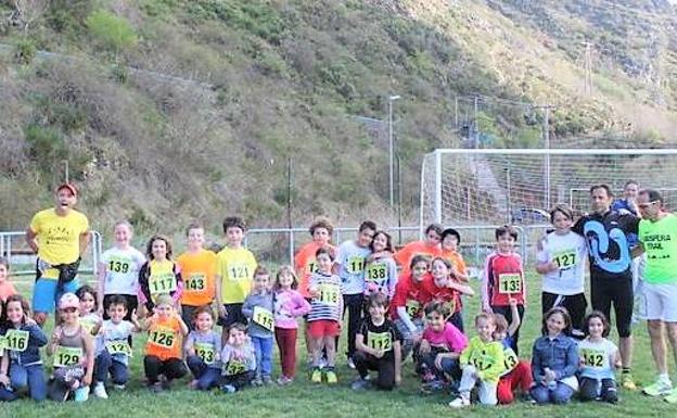 Las familias de Ciñera se asocian para potenciar el deporte infantil con las Jornadas Multideportivas de Verano