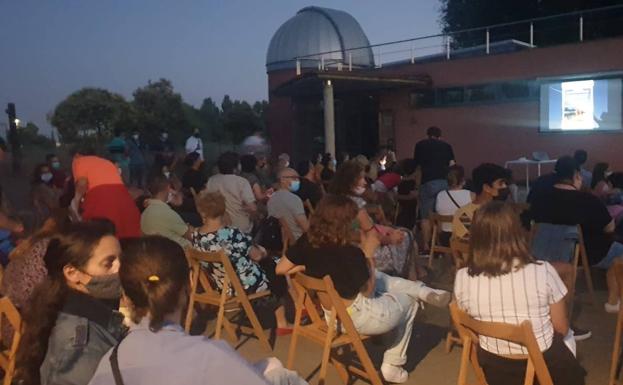 'Caminos de estrellas' hace parada en León con las Perseidas como protagonistas