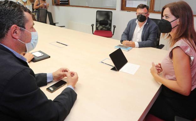 La Junta subvencionará con 10.000 euros a las empresas que contraten a los trabajadores despedidos de LM
