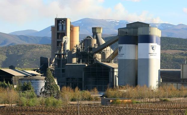Comienzan las obras de la planta que abastecerá de energía renovable a Cementos Cosmos en Toral de los Vado