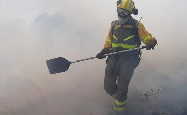 El incendio intencionado declarado en Villar de Omaña calcina 54 hectáreas