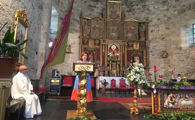 La DO Bierzo defiende los «valores intangibles» asociados al vino en la ofrenda del primer mosto en Carracedo