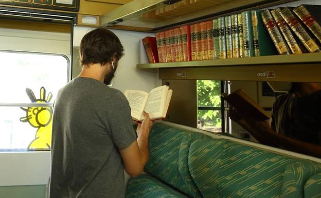 Toral de los Vados da una segunda vida a su vagón restaurante y lo convierte en una biblioteca