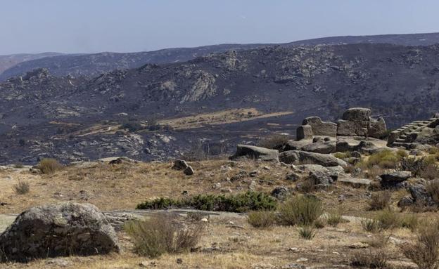 Desciende al nivel 0 y se da por controlado el incendio de Navalacruz tras quemar cerca de 22.000 hectáreas