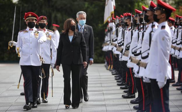 Kamala Harris a su llegada a Singapur./AFP