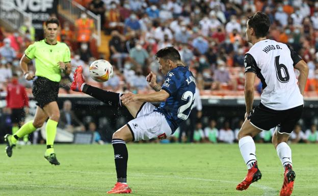 Vídeo: El Valencia domina en Mesalla al Alavés