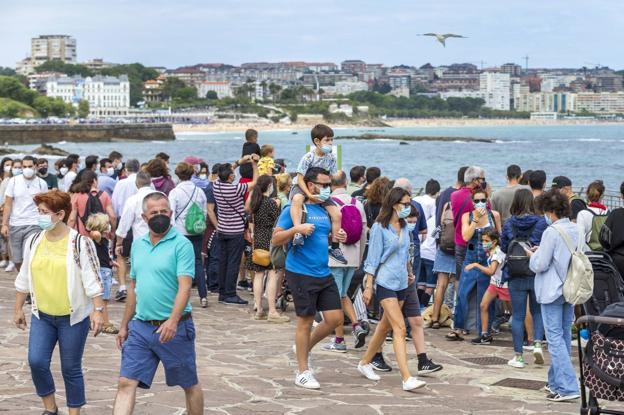 El turismo salva el verano y activa un ambicioso plan para alargar la temporada