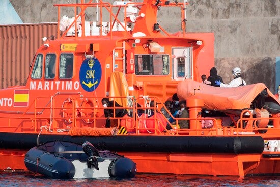 Rescatan en Fuerteventura una lancha en la que podrían haber muerto 28 personas