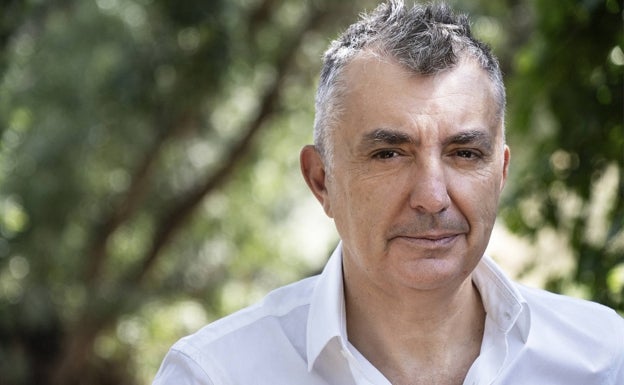 Manuel Vilas: «El amor en la madurez no es ridículo ni patético»