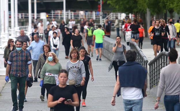 La confianza del consumidor se modera en agosto, pero dobla a la de hace un año