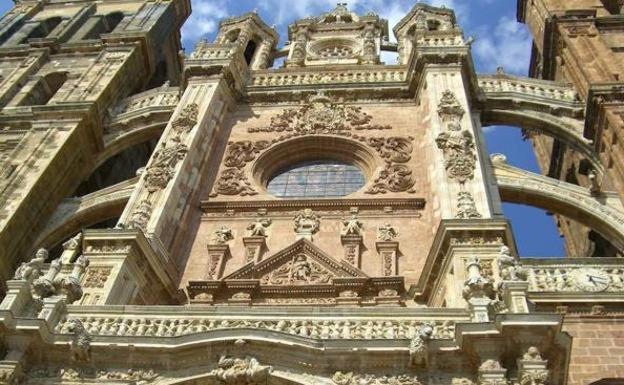 Un libro recopilatorio de lo mejor de la Vía de la Plata destaca a la Catedral de Astorga y el Hospital de San Juan