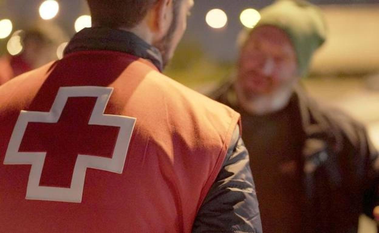 Unespa dona a Cruz Roja León 18.550 euros para apoyar a las personas en situación de vulnerabilidad