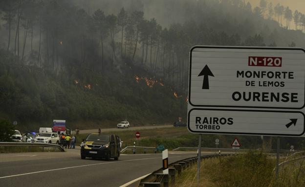 Lugo sufre el primer gran incendio del año en Galicia