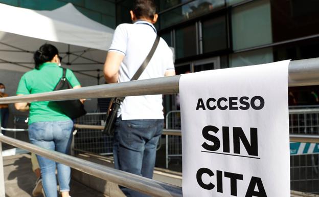 Sanidad calcula que el frenazo vacunal será a principios de octubre con el 80% inmunizado