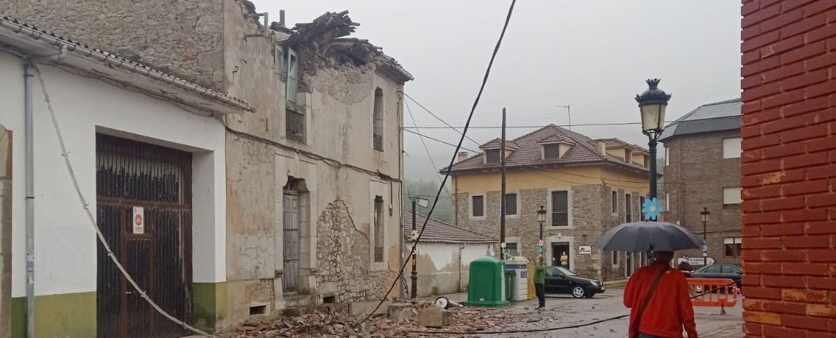 Derrumbe de una casa en La Pola de Gordón