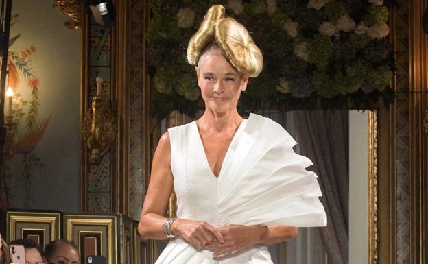 Belén Rueda, espectacular sobre la pasarela a sus 56 años