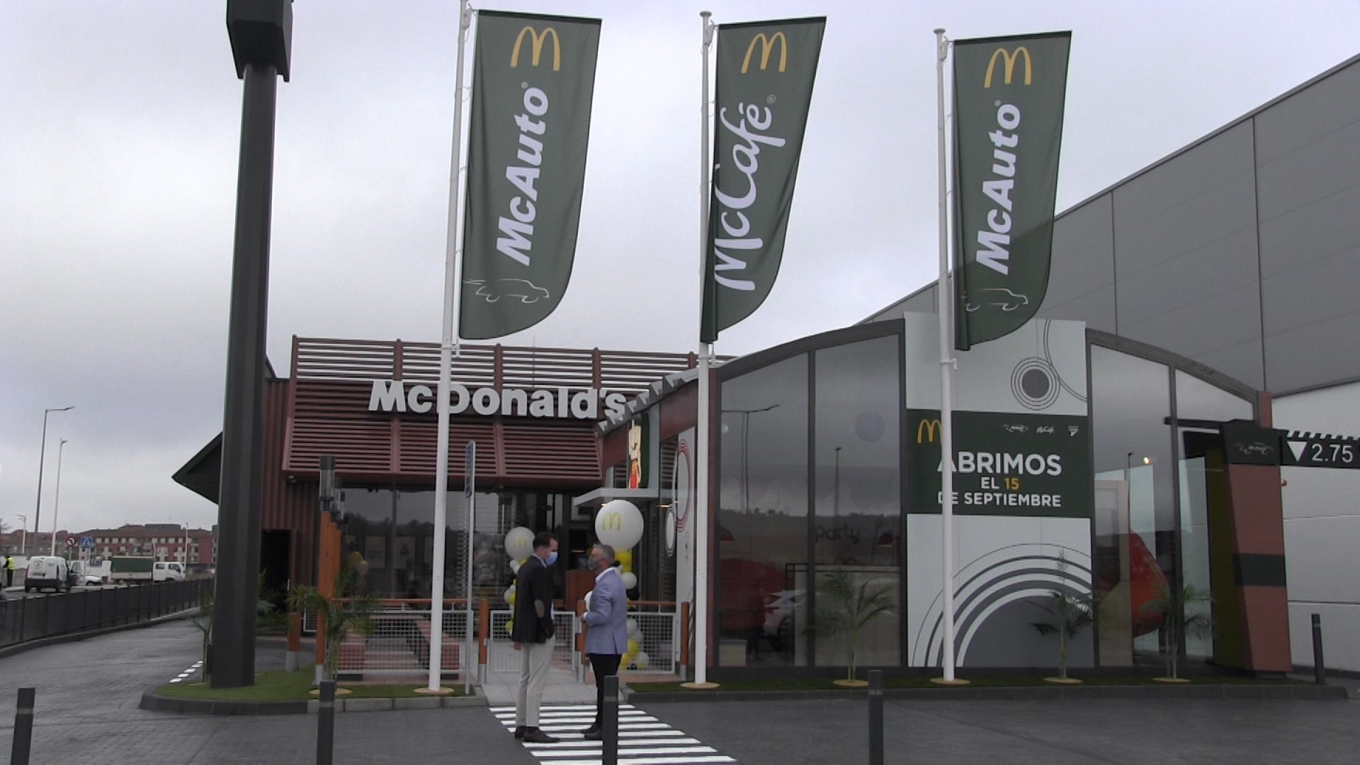 McDonald's 'abre' el nuevo centro comercial 'Reino de León' con la ...