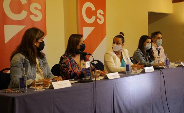 Cs rechaza dedicar «ni un minuto a pensar en elecciones» y cree que el PP «está en esa misma línea»