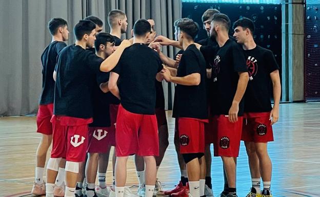 Basket León aguanta el pulso al UVA para comenzar ganando