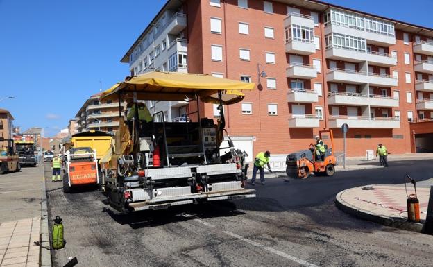 Cs denuncia la falta de planificación del equipo de gobierno en el asfaltado: «Dificulta que los vecinos puedan aparcar»
