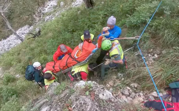 Así fue el complicado rescate de un montañero en el Canal de Cerezales