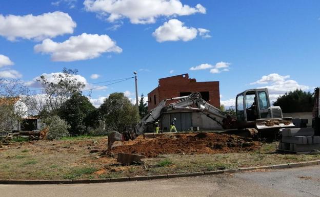 Fenosa paraliza las obras de la pista de pádel de Altobar de la Encomienda por un error del Ayuntamiento de Pozuelo del Páramo