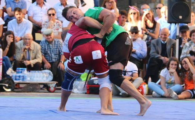 Vuelve el corro de lucha leonesa de San Froilán