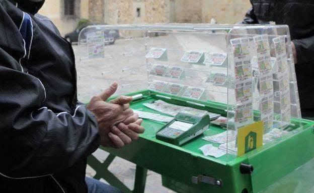 La ONCE reparte 2.866 euros en La Robla con el nuevo producto 'Mi día'