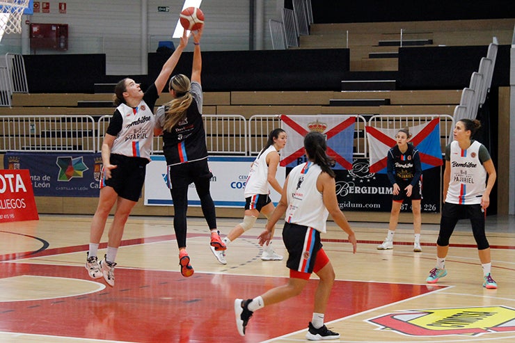 Embutidos Pajariel Bembibre estrena nueva ilusión frente a Durán Maquinaria Ensino