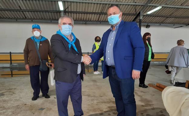 La Diputación se compromete a dotar a los colegios de mascarillas adaptadas para sordos