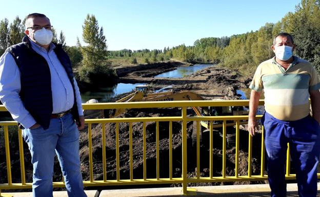 La CHD acomete la limpieza del cauce del río Bernesga a su paso por Sariegos que el Ayuntamiento había solicitado