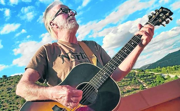 «Escucho mucha música, pero me enamoro poco»