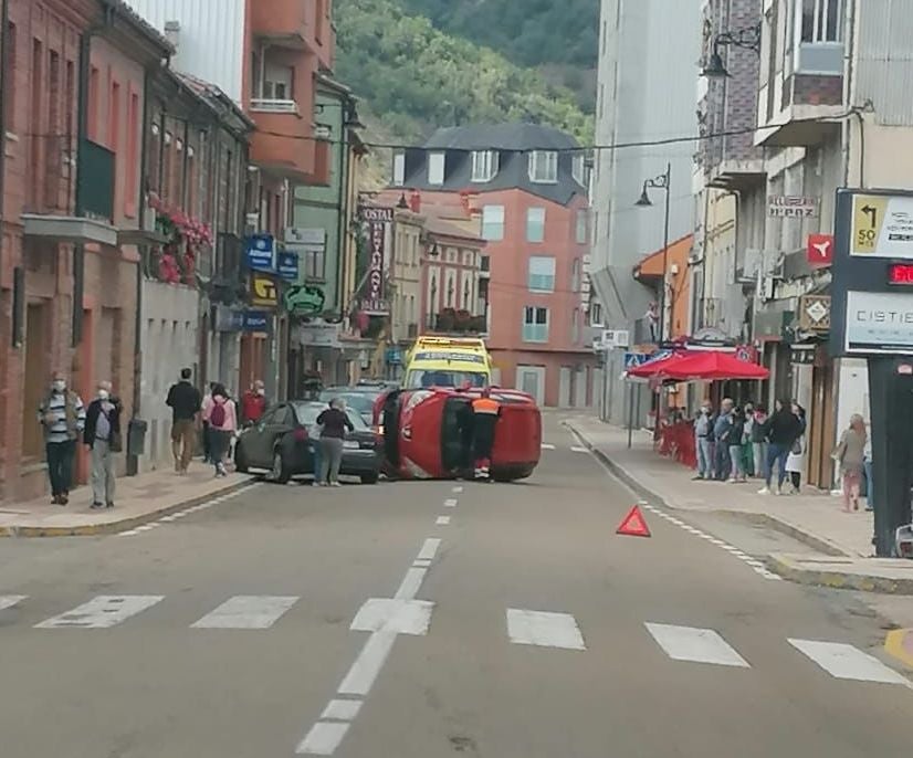 Accidente de coche en Cistierna