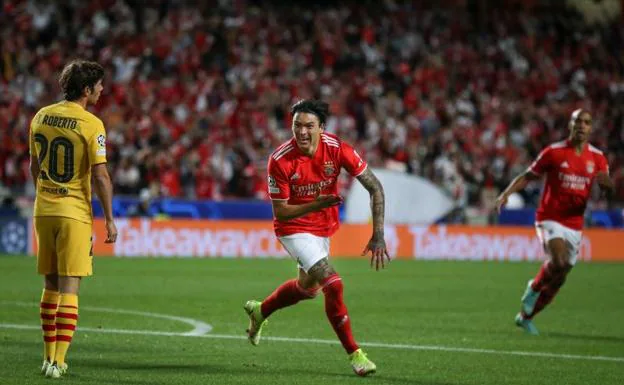 Darwin Núñez celebra el gol que abrió el marcador del Benfica-Barça. /EFe