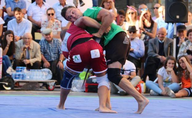 Lucha leonesa, bolos y squash por San Froilán