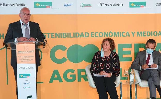 Carnero reclama que la reforma de la PAC otorgue el «reconocimiento que merecen» a las cooperativas