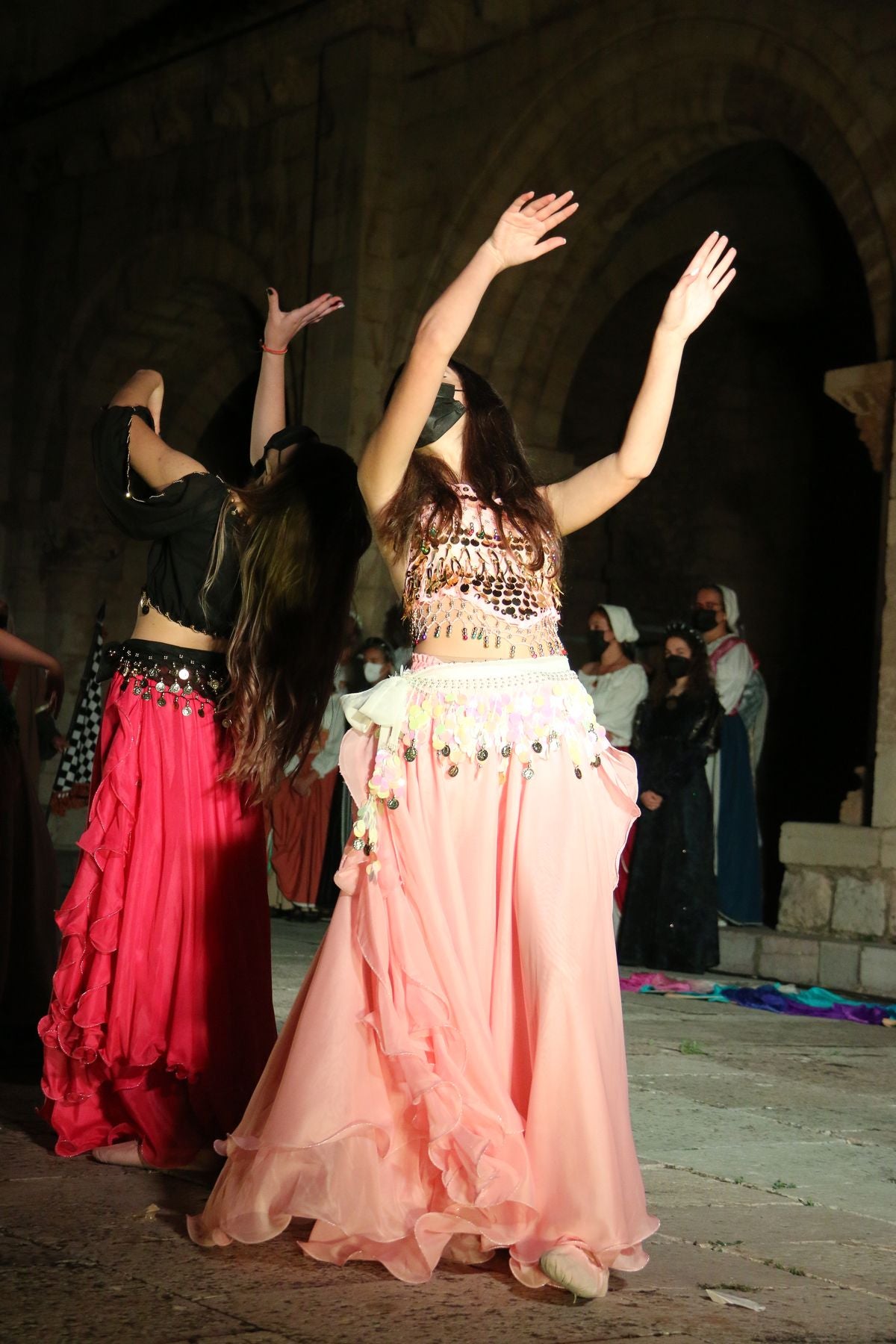 Un tributo en forma de 100 doncellas