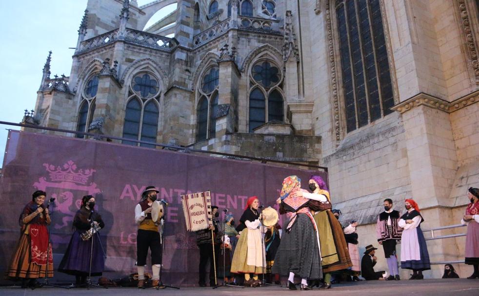 León vibra a ritmo de la tradición en San Froilán