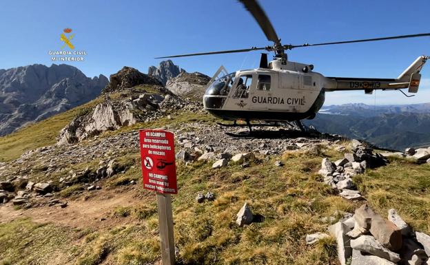 Evacúan en helicóptero a un montañero que se luxó el hombro en el ascenso al Collado Jermoso