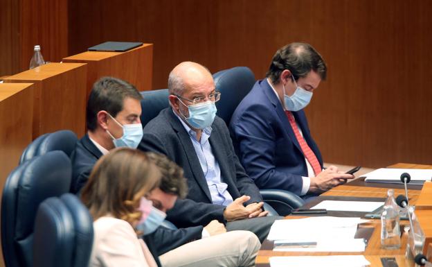 María Montero a Ana Carlota Amigo: «Prefiero seguir mis principios e ideas que ser palmera de Mañueco»