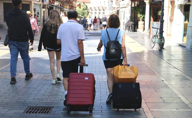 Más de 4.000 solicitudes de bonos turísticos que superan los dos millones de gasto en el sector