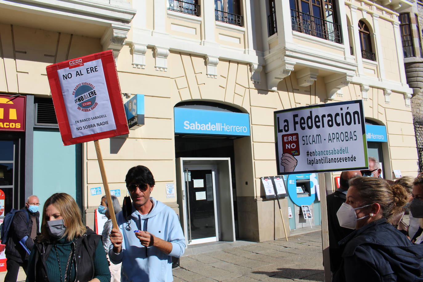 Los empleados del Sabadell denuncian «condiciones irrisorias»