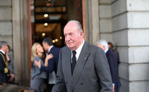 Juan Carlos I medita realizar una visita a España antes de esta Navidad