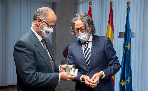 El presidente de las Cortes recibe la Memoria de la Fiscalía Superior del TSJ de Castilla y León