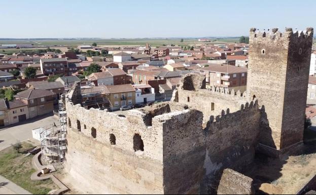 El castillo de Laguna de Negrillos sale de la Lista Roja de Patrimonio