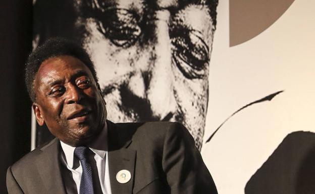 Pelé dice que «está mejor» de salud y bromea con volver a las canchas