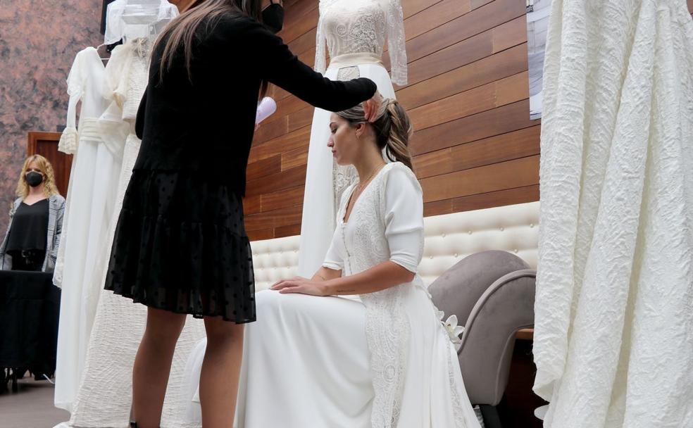 León se prepara para ir de boda