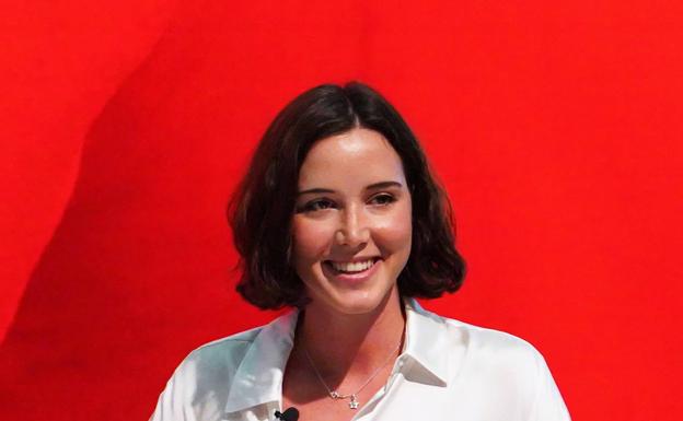 La leonesa Andrea Fernández entra en la Ejecutiva del PSOE en la que siguen Javier Izquierdo, Iratxe García y Martínez Seijo