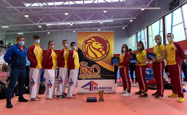 Seis medallas para el Club Saya Los Blancos en el Open Internacional de Ribeira